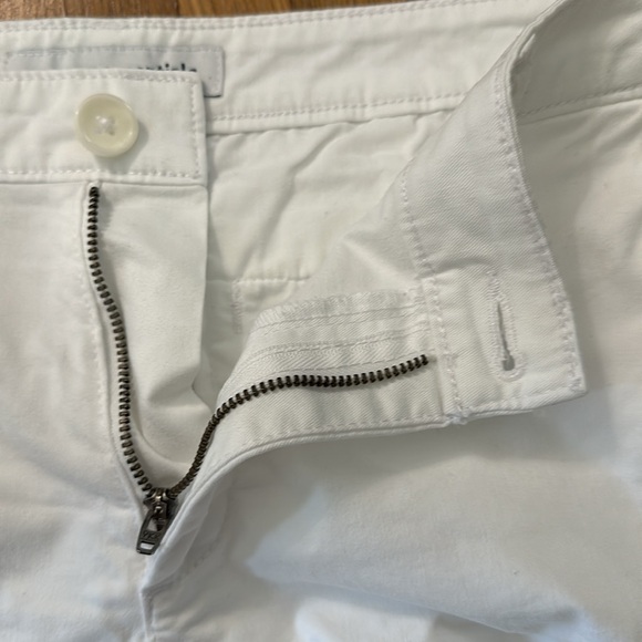 Amazon Essentials | Women’s white shorts - Picture 14 of 16